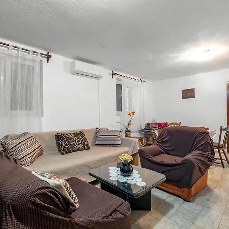 Ferienhaus Amazing In With Wifi Rogoznica (Sibenik-Knin)